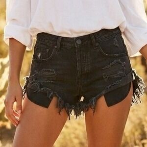 One x One Teaspoon Black Distressed Denim Shorts Made for Free People Size 00/24